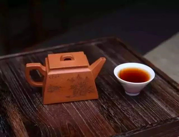 面膜无俏十岁——国产在线精品一区二区中文，揭秘美容界的青春神话与现实挑战